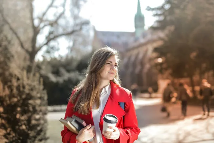 30 People Who Graduated With “Useless Degrees” Came Online To Reveal What They Are Doing Now