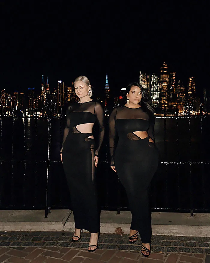 “Style, Not Size”: Two Friends Wear The Same Outfit To Show There Is No “Ideal” Body Type (38 New Pics)