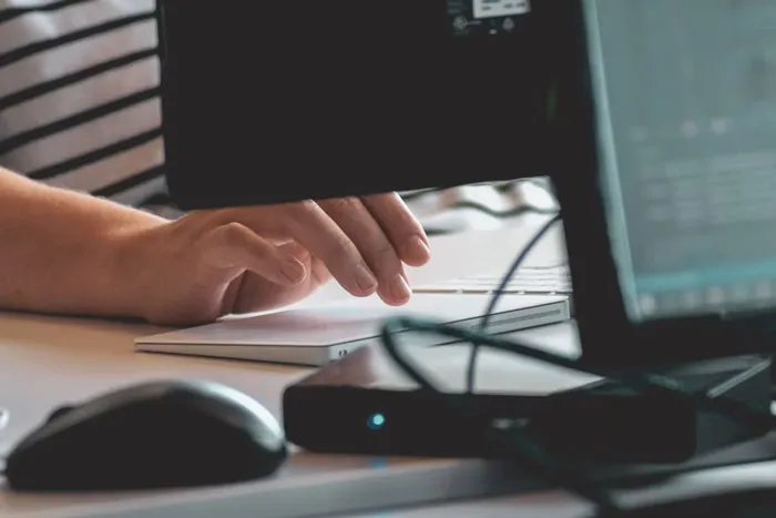 30 People With Rich Friends Share What They Do For Work
