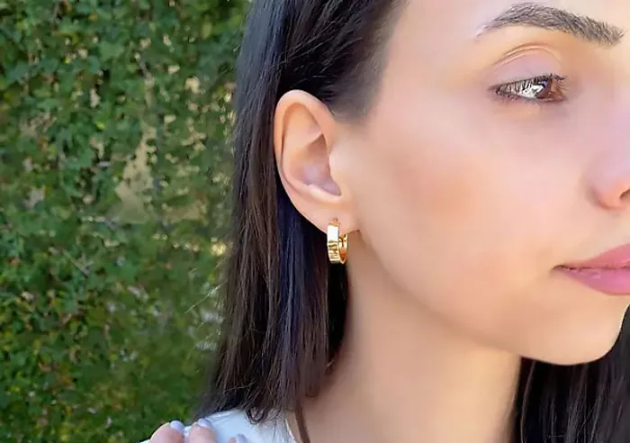 Gift The Kind Of Sparkle That Rivals The Twinkle In Her Eyes; These <span Style="Font:inherit;color:#d74b1f;"> Italian Gold Hoops</Span>  Are Like Love Letters For Her Ears
