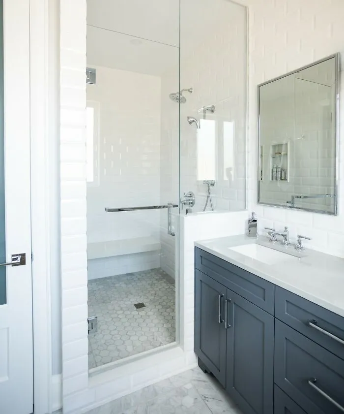 Monochromatic Walk-In Shower With Bench 