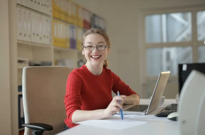 30 People Who Graduated With “Useless Degrees” Came Online To Reveal What They Are Doing Now