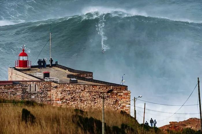 Sports / Extreme Sports, 3rd Place: Big Monday By Tó Mané