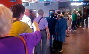“What’s An Unwritten Rule In Your Country That Tourists Always Seem To Break?” (30 Answers)