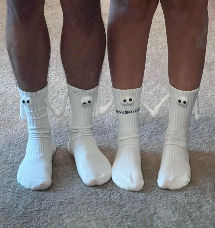 <span Style="Font:inherit;color:#d74b1f;"> Magnetic Holding Hands Socks</Span> - Perfect For Gifting To Your Special Man, Spreading Joy At Every High Five And Keeping Your Feet Connected Just Like Your Hearts