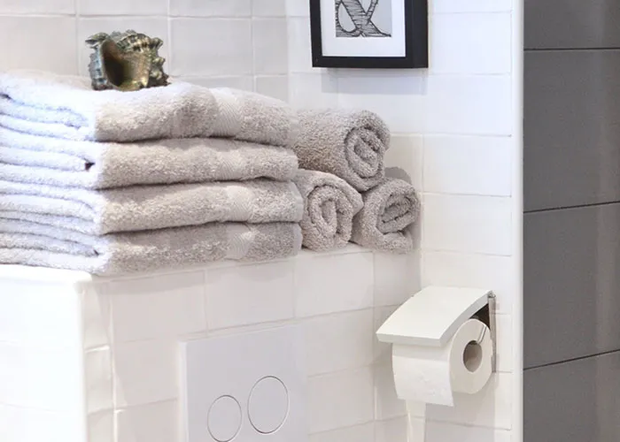 People Are Sharing The Weirdest Things They've Seen At A Friend's House (30 Answers)