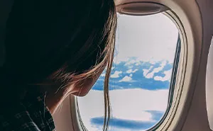 Woman Refuses To Switch Seats With A Man So He Can Sit With Family, Flight Attendant Intervenes