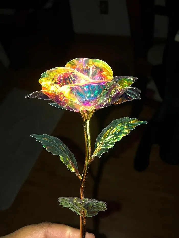Forget The Flower Shop Frenzy—this Valentine's Day, An <span Style="Font:inherit;color:#d74b1f;"> Artificial Rose</Span> Says 'I'm Into You' In A Way That's As Low-Maintenance And Long-Lasting