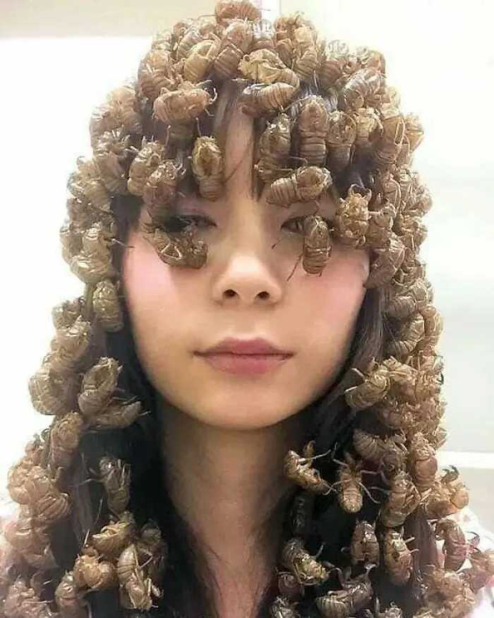 40 Cursed Pics To Make Your Day 100% Weirder, As Shared On This IG Page