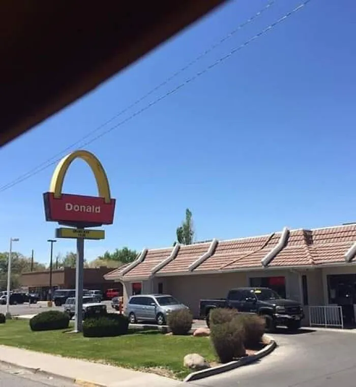 40 Cursed Pics To Make Your Day 100% Weirder, As Shared On This IG Page
