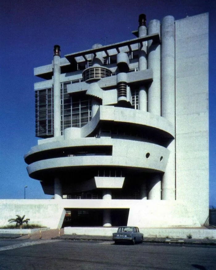 30 Pics That Perfectly Sum Up Brutalist Architecture, As Shared On This Online Page (New Pics)