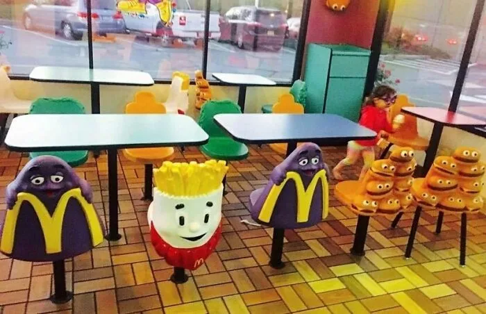 30 Pics From ‘No Context Nostalgia’ To Take You On A Walk Down Memory Lane