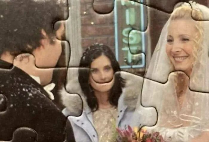 40 Cursed Pics To Make Your Day 100% Weirder, As Shared On This IG Page