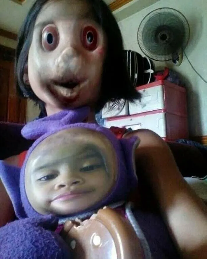 40 Cursed Pics To Make Your Day 100% Weirder, As Shared On This IG Page