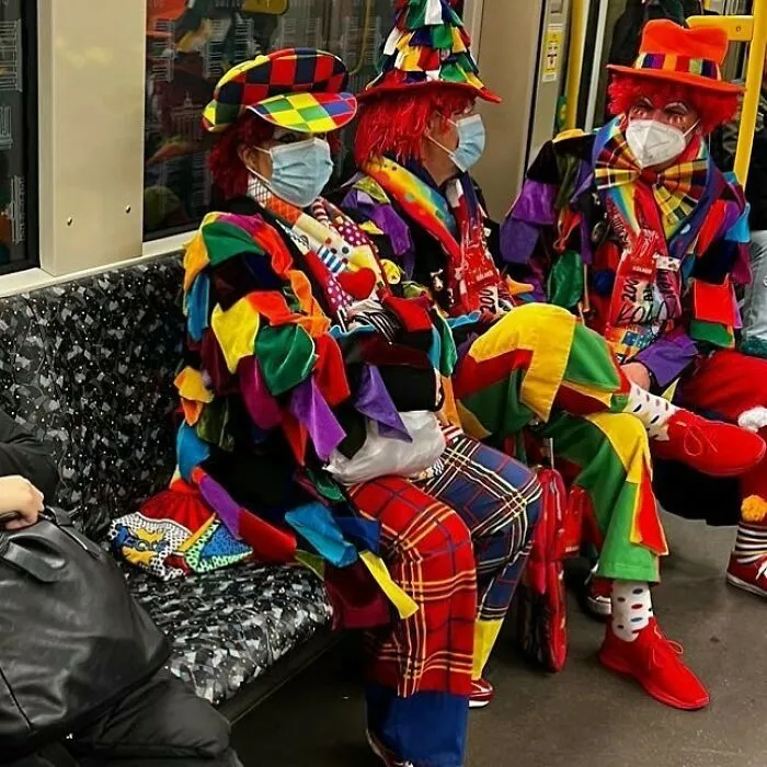 30 Times People Had To Look Twice To Understand What They Were Seeing On The Berlin Subway
