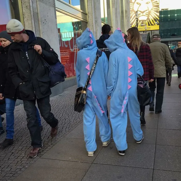 30 Hilarious Accidental Images Captured By This Street Photographer