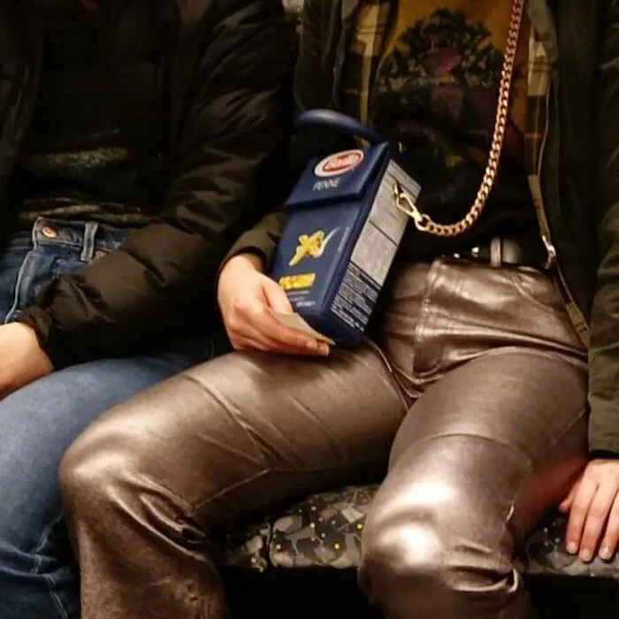 30 Times People Had To Look Twice To Understand What They Were Seeing On The Berlin Subway