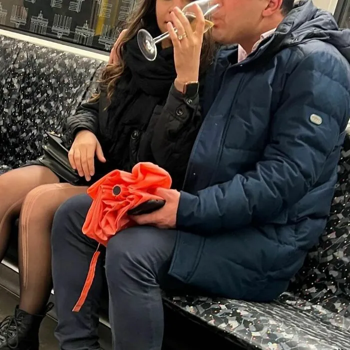 30 Times People Had To Look Twice To Understand What They Were Seeing On The Berlin Subway