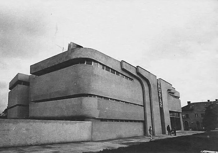 30 Pics That Perfectly Sum Up Brutalist Architecture, As Shared On This Online Page (New Pics)
