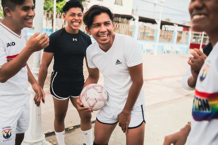 I Found A Soccer Team In The South Of Mexico Made Up By LGBTQ Members Only (10 Pics)