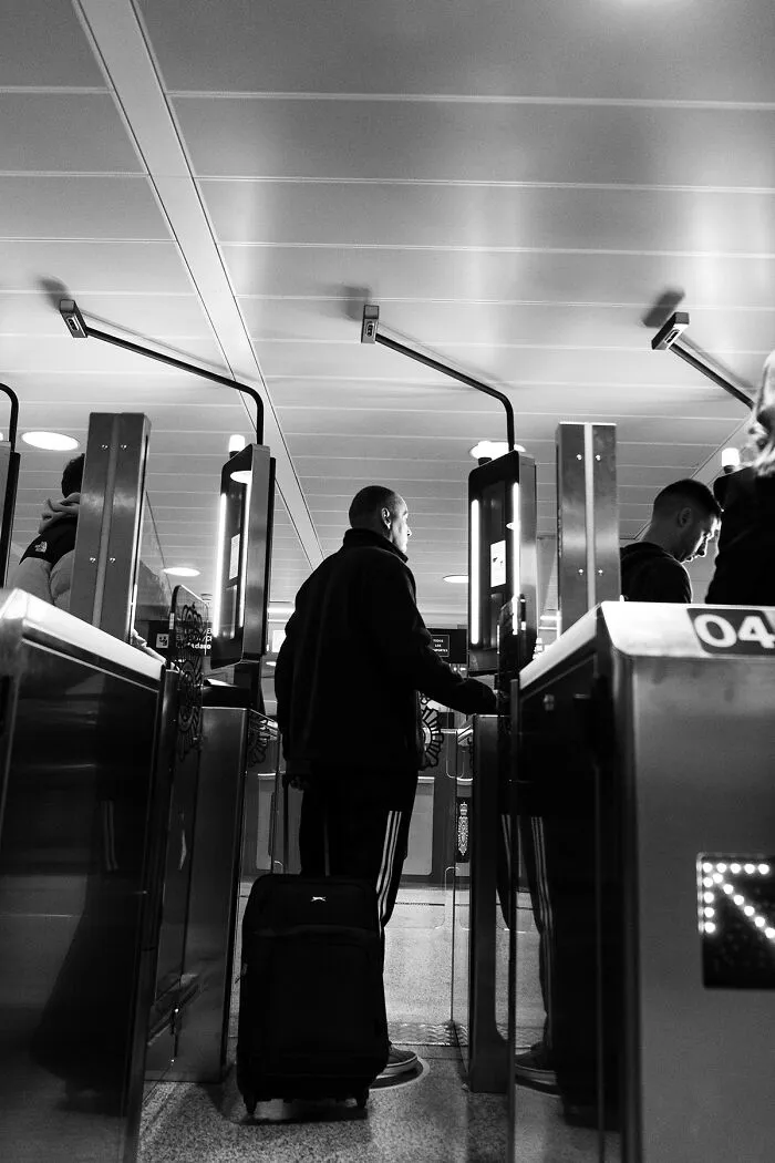 I Have Documented Each Stage Of Catching A Flight From A Passenger's Perspective (40 Pics)