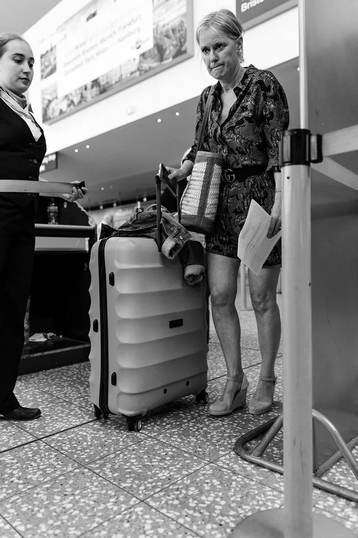 I Have Documented Each Stage Of Catching A Flight From A Passenger's Perspective (40 Pics)