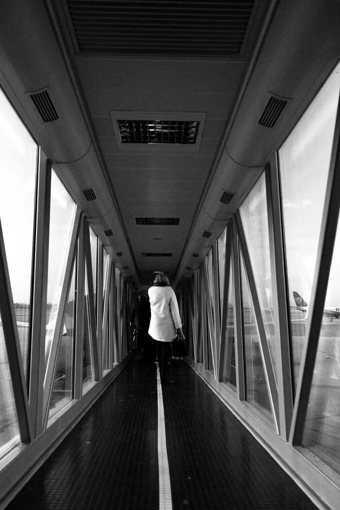 I Have Documented Each Stage Of Catching A Flight From A Passenger's Perspective (40 Pics)