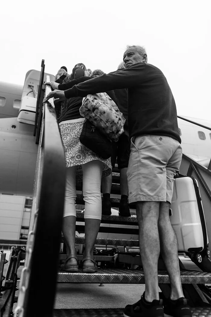 I Have Documented Each Stage Of Catching A Flight From A Passenger's Perspective (40 Pics)
