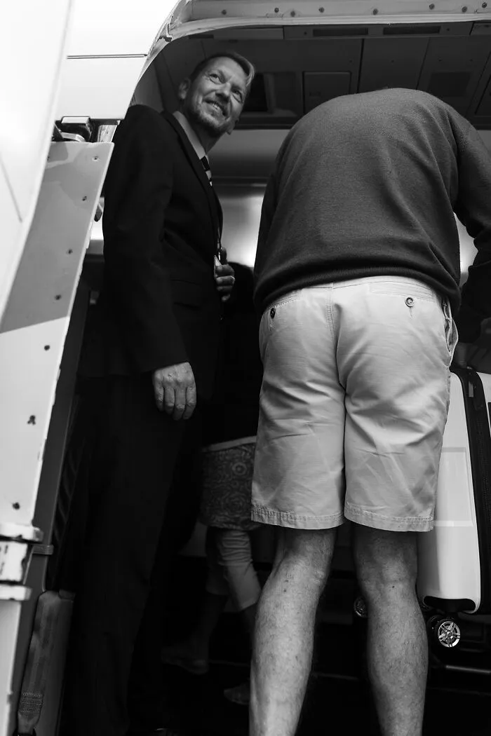 I Have Documented Each Stage Of Catching A Flight From A Passenger's Perspective (40 Pics)