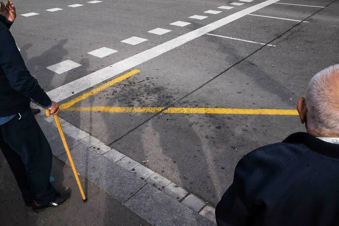 30 Divertidas coincidencias captadas en las calles por este fotógrafo (nuevas fotos)