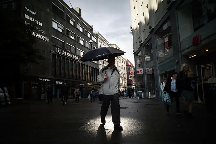 30 Divertidas coincidencias captadas en las calles por este fotógrafo (nuevas fotos)
