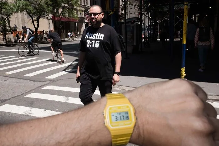 30 Divertidas coincidencias captadas en las calles por este fotógrafo (nuevas fotos)