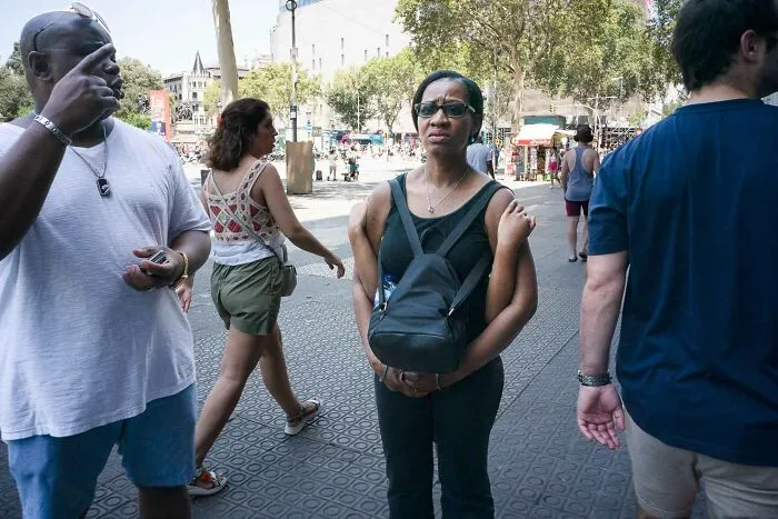 30 Divertidas coincidencias captadas en las calles por este fotógrafo (nuevas fotos)