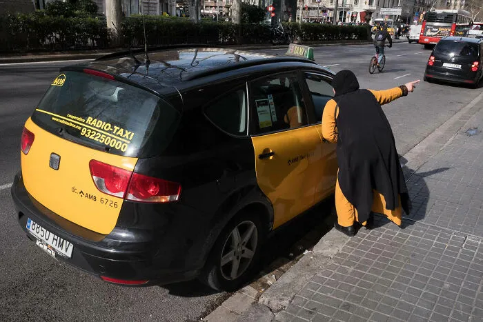 30 Divertidas coincidencias captadas en las calles por este fotógrafo (nuevas fotos)