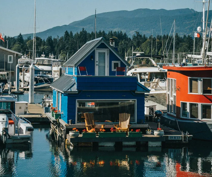 Cottage Houseboat