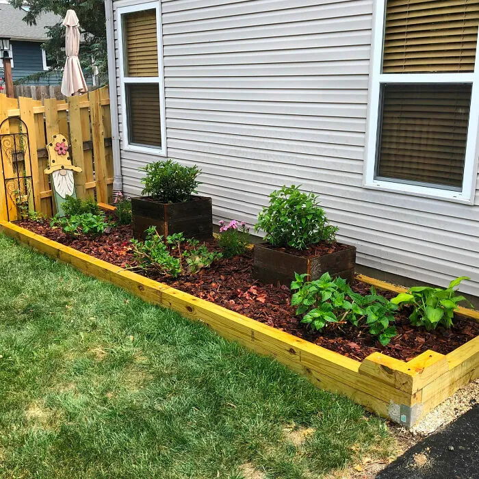 Wood Flower Bed Edging