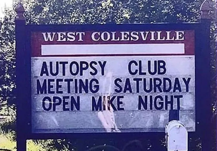 50 Times Signs Had No Right To Be This Funny, As Shared In This Facebook Group