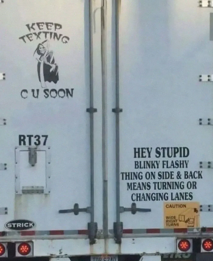 50 Times Signs Had No Right To Be This Funny, As Shared In This Facebook Group