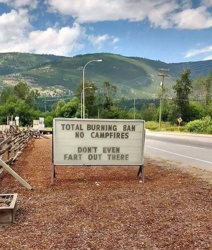 50 Times Signs Had No Right To Be This Funny, As Shared In This Facebook Group