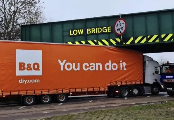 50 Times Signs Had No Right To Be This Funny, As Shared In This Facebook Group
