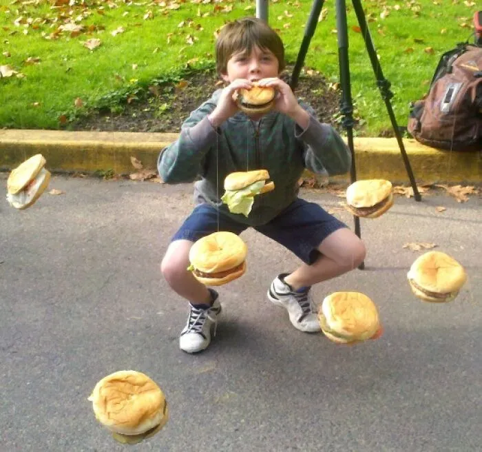 37 Bizarre Human Moments, As Shared On “Humans Doing Human Things” (New Pics)