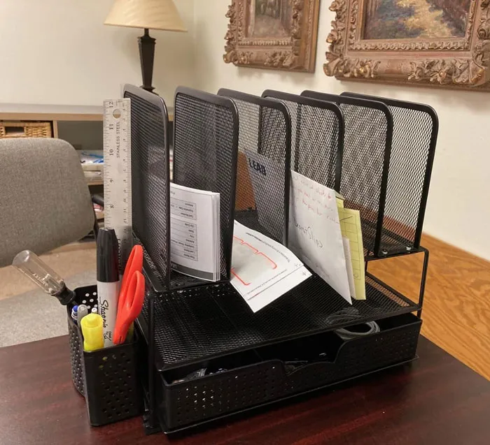 Streamline Your Workspace With The <a Style="Display:inline;" Href="Https://Www.amazon.com/Dp/B01n9hqm9f?ascsubtag=5356473%2c15%2c42%2cd%2c0%2c0%2c0%2c0%3a0%2c73203%2c0%2c0%2c0&th=1&linkcode=ll1&tag=bpeagle-20&linkid=76f1c541015c02f07e4e50487faf510c&language=en_us&ref_=as_li_ss_tl" Target="_blank"><span Style="Font: Inherit; Color: #d74b1f;"> Mesh Desk Organizer With A Sliding Drawer</Span>