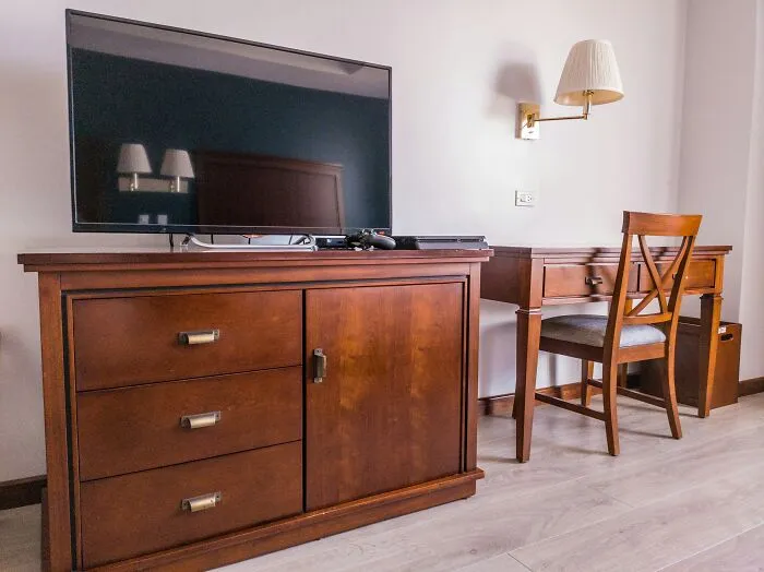 Someone Asked “What Is Something You Do In A Hotel, You Never Do At Home?”, And 29 People Delivered