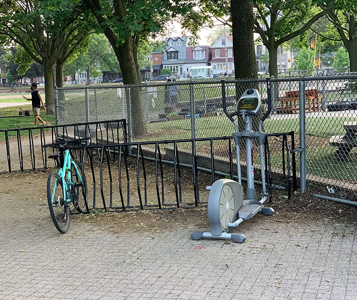 This Is The Kind Of Thing That Keeps Me Entertained In This City
