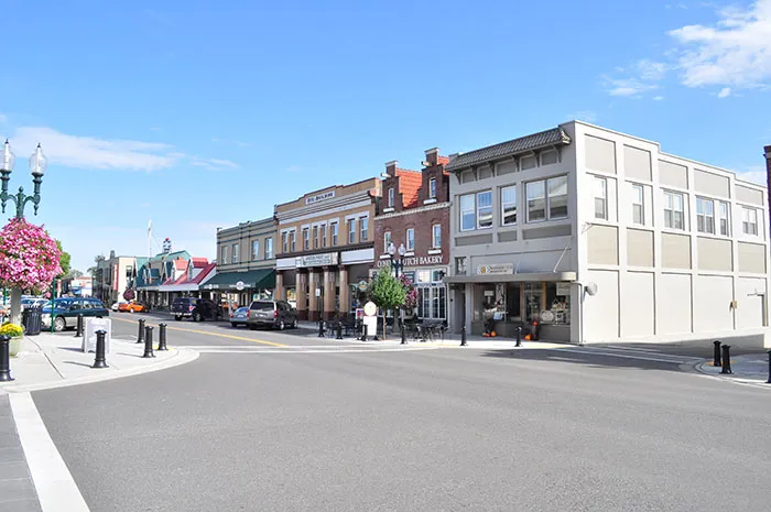“Something Bad Is Happening There”: 30 Weird And Cult-Like Towns Across The USA