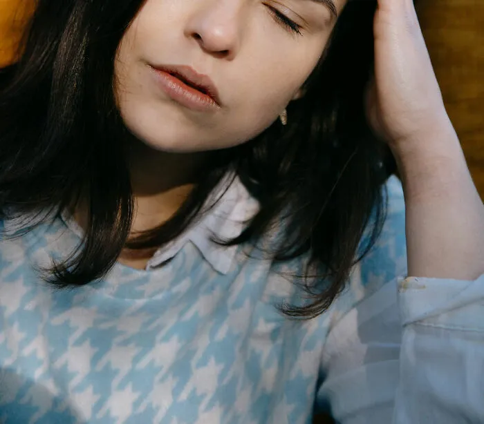 “Sausage Fingers”: 40 Symptoms People Realized Weren’t Just Weird Quirks