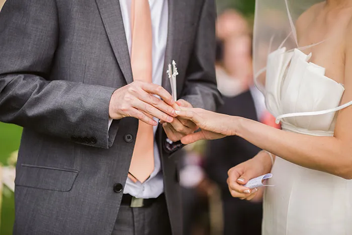 "Grass Is Not Greener": 30 People Who Divorced And Then Remarried Their Ex Share What Happened