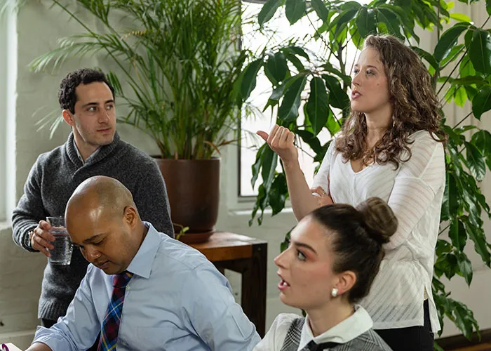 30 Signs Of A Toxic Workplace That Many People Are So Used To, They Don't Recognize Them