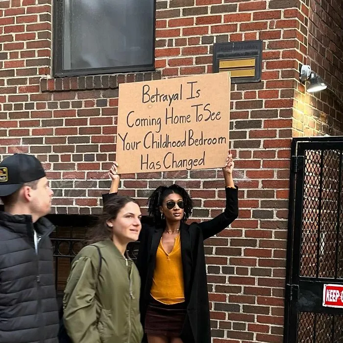 30 Of The Funniest And Most Accurate Signs About Everyday Annoyances By This Dudette (New Pics)