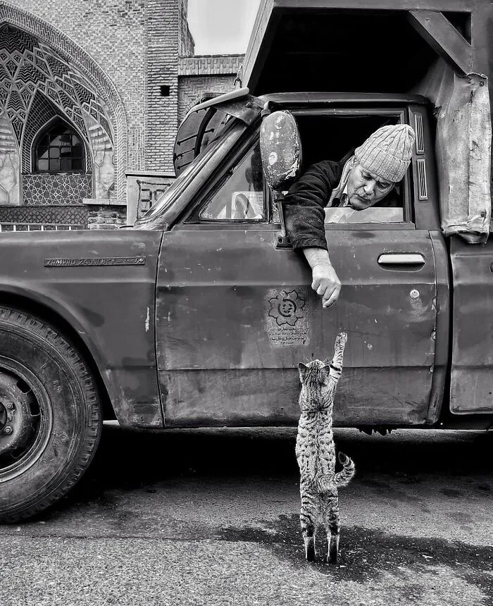 This Instagram Page With More Than 676K Followers Shares 30 Of The Best B&W Pics